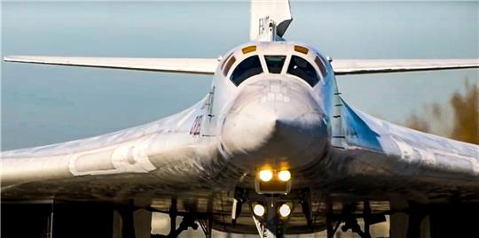 Ein Langstreckenbomber der russischen Luft- und Raumfahrtkräfte (Archivbild).