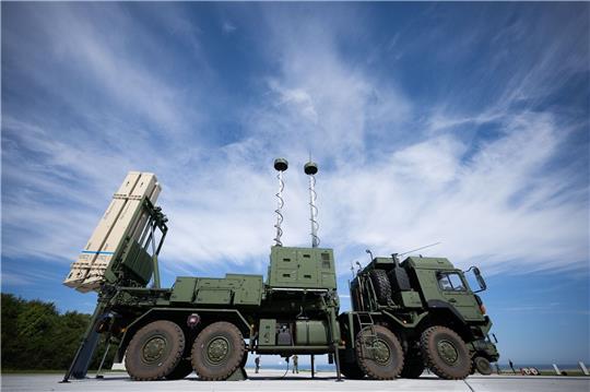 Ein Launcher des Luftverteidigungssystems IRIS-T SLM der Firma Diehl Defence: Lettland hat den Kauf des Mittelstrecken-Flugabwehrsystems vereinbart.