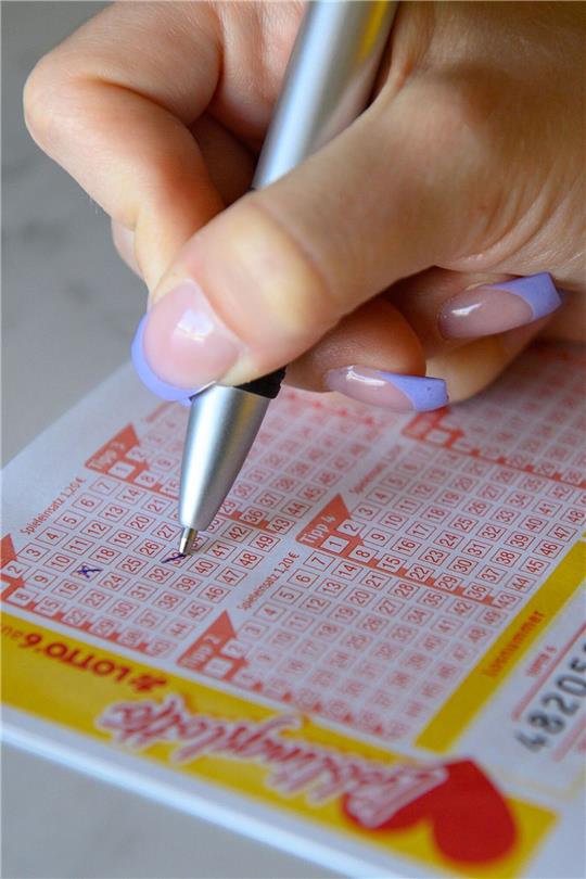 Ein Lotto-Gewinner blieb auch nach drei Jahren Suche unauffindbar. Nun verfällt der Millionen-Gewinn.