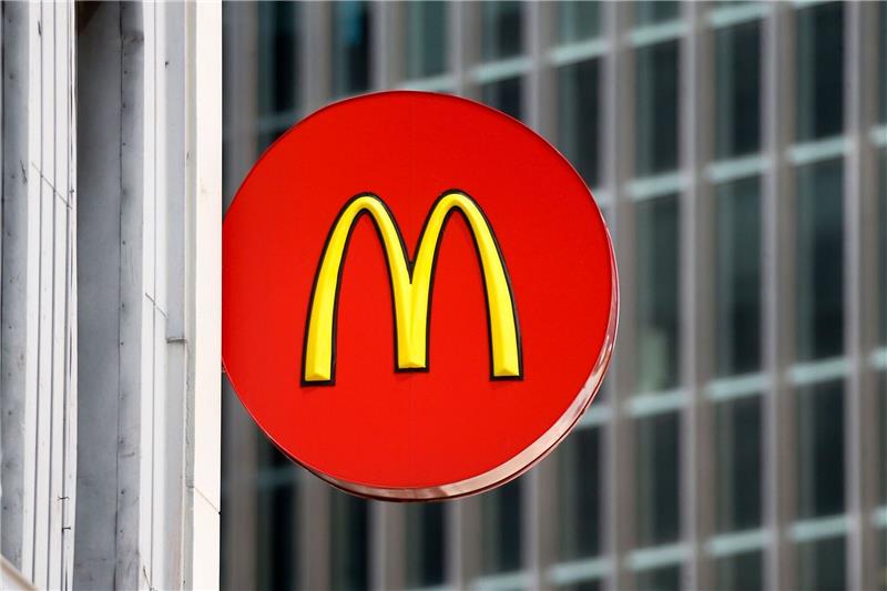 Kinderarbeit in McDonald's-Franchise-Filialen in den USA Ein McDonald's-Franchise-Filliale in einem Restaurant in der Innenstadt von Pittsburgh.