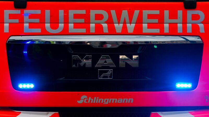 Ein Mensch ist bei einem Brand in Lüneburg ums Leben gekommen. Die Ursache des Feuers war zunächst unklar. (Symbolbild)
