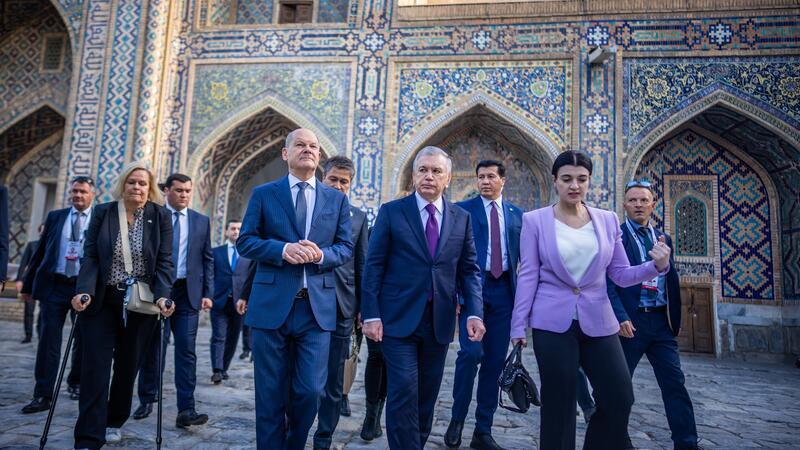Deutschland und Usbekistan wollen Migration besser steuern Ein Migrationsabkommen wird für die Rückführung von Menschen ohne Bleiberecht in das zentralasiatische Land nur eine geringe Bedeutung haben. Vielleicht hilft es aber bei Abschiebungen in ein Nachbarland.
