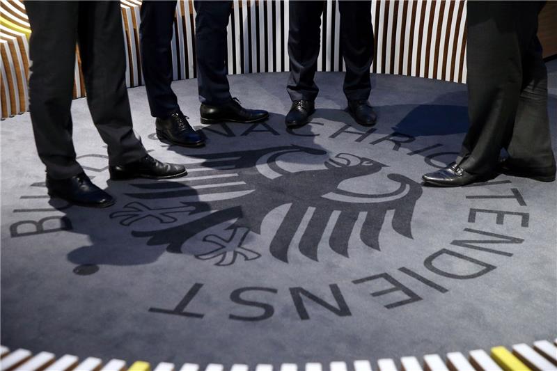 Ein Mitarbeiter des Bundesnachrichtendiensts und ein Geschäftsmann sind wegen mutmaßlicher Russland-Spionage angeklagt (Symbolbild).