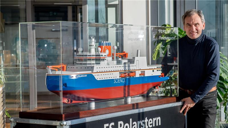 Ein Modell der neuen „Polarstern“ steht in Bremerhaven. 