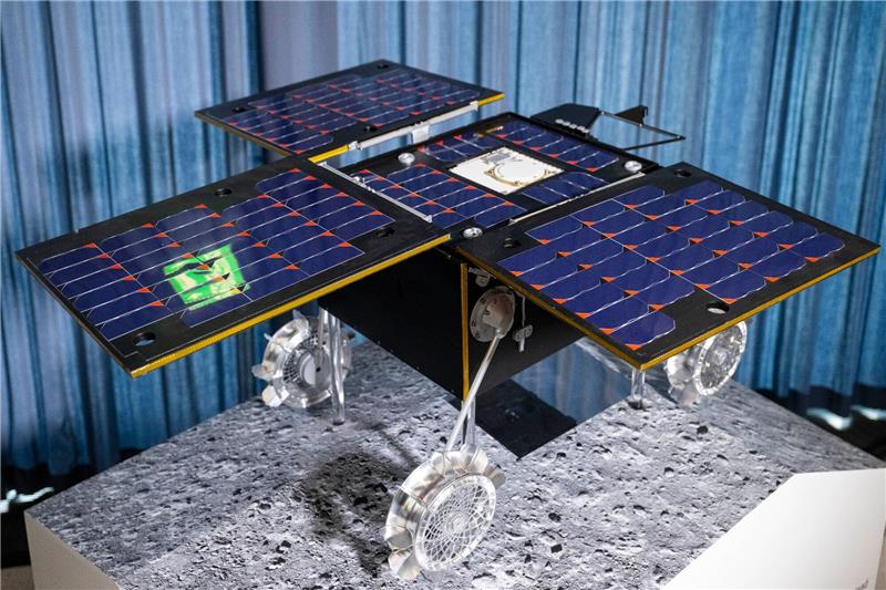 „Idefix” auf Weg nach Japan: Rover soll Marsmond erkunden Ein Modell des Mars-Rovers «Idefix» ist während einer Pressekonferenz ausgestellt.