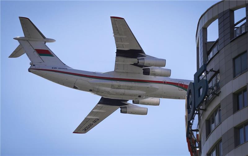 Ein Modell des schweren Transportflugzeugs Iljuschin Il-76 (Archivbild).