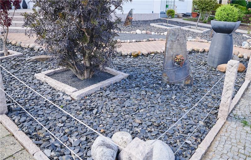 Kreis Wolfenbüttel: Schottergärten müssen jetzt verschwinden Ein Paradebeispiel für einen Schottergarten: Ab den Herbstferien muss auf dem Gebiet des Landkreises Wolfenbüttel im Außenbereich eines Grundstücks der „grüne Charakter“ überwiegen. Foto: dpa