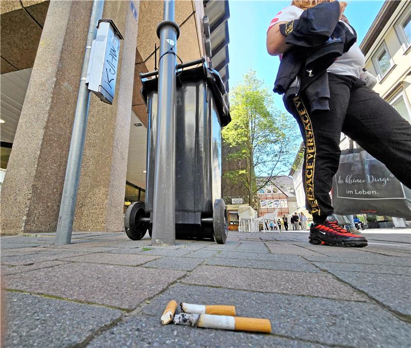 Ein Pilotprojekt zum Recycling von Kippenstummeln ist laut Stadtverwaltung gescheitert. Foto: Sowa