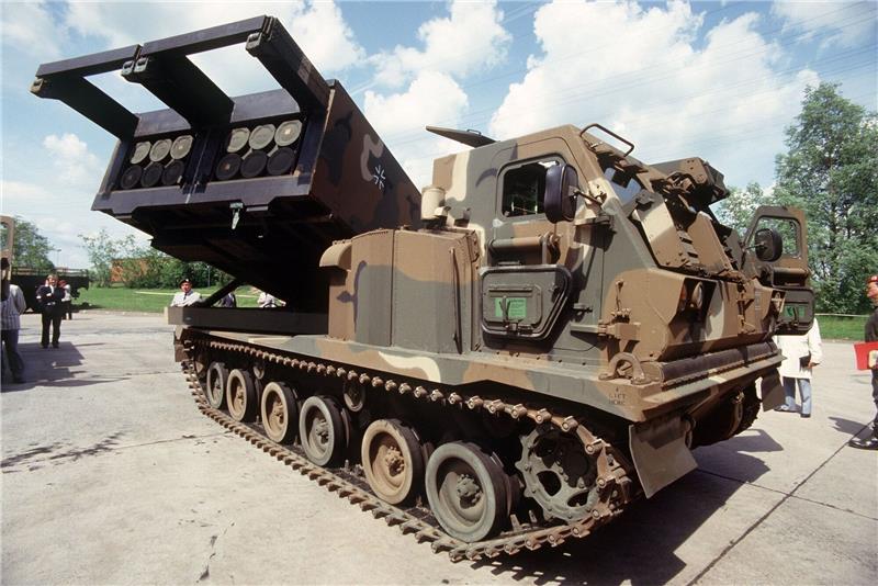 Ein Raketenwerfer vom Typ "Mars" (Mittleres Artillerie-Raketen-System).Deutschland will vier Mehrfachraketenwerfer aus Beständen der Bundeswehr in die Ukraine liefern.