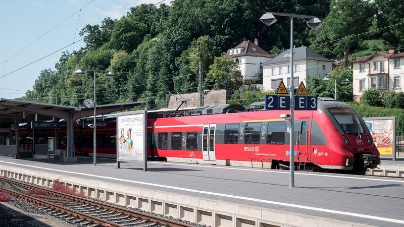 Ein Regionalzug der Bahn in Bayern (Symbolbild). Foto: Daniel Vogl/dpa