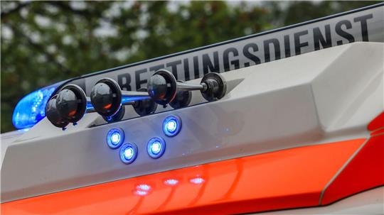 Ein Reizgas-Vorfall an einer Schule in Wilhelmshaven sorgt für einen großen Einsatz. (Symbolbild)