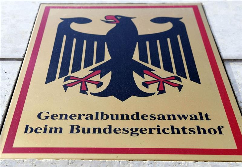 Verteidigung geht nach Urteil zu Babytötung in Revision Ein Schild mit Bundesadler am Sitz der Bundesanwaltschaft in Karlsruhe.