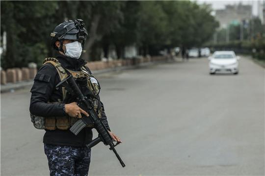 Ein Schwerbewaffneter irakischer Soldat in Bagdad (Archivbild).