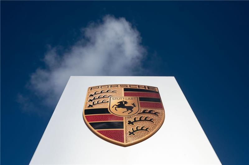 Befristete Jobs bei Porsche in Stuttgart laufen aus Ein Sprecher des Unternehmens sagte, ein befristetes Arbeitsverhältnis könne eine Chance sein, um bei Porsche zu einer Festanstellung zu kommen.