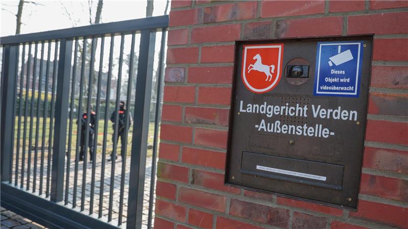Ein Sprengstoffhund hat während des Verhandlungstermins im Prozess gegen Daniela Klette angeschlagen. (Symbolfoto) 
