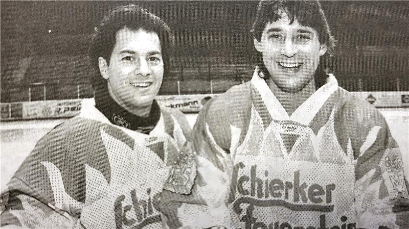Ein Strahlemann: Maurice „Moe“ Lemay (r.) am Abend seiner ersten Trainingseinheit im Braunlager Wurmbergstadion an der Seite des am gleichen Tag verpflichteten Startorwarts Corrado Micalef.