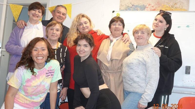 Ein Teil des Frauenvereins Femina mit Gründerin und Vorsitzender Julia Tsybulevska (hinten Mitte).