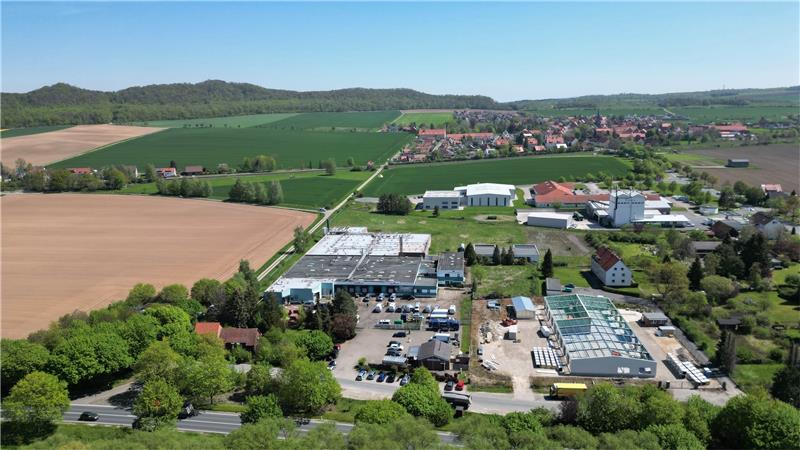 Cannabis-Züchtern von Posthof wird der Prozess gemacht Ein Teil des Gewerbegebietes Posthof aus der Vogelperspektive. In einer ehemaligen Wurstfabrik wurde die Indoorplantage aufgebaut. Archivfoto: Neuendorf