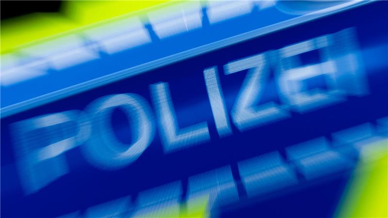 Mann bei Treffen mit Chatbekanntschaft in Bremen ausgeraubt Ein Treffen mit einer Frau aus einem Online-Chat endet für einen 26-Jährigen im Krankenhaus. (Symbolbild)