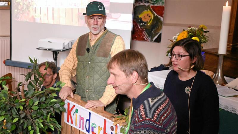 Ein Trio, das mit der Kinderbibelwoche begeistert (v.li.): Matthias Schulte, Frank Ahlgrim und Sonja Achak.