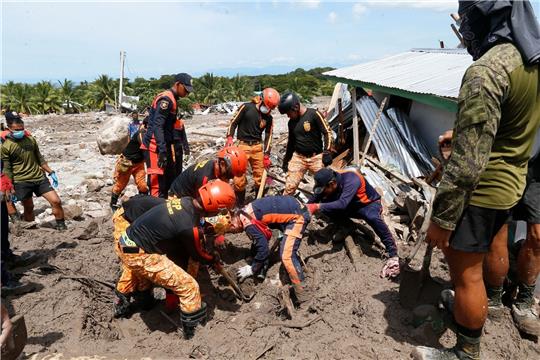 Ein Tropensturm hat im Süden der Philippinen Verwüstungen angerichtet.