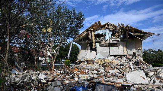 Ein Trümmerfeld bleibt nach der Hausexplosion in Memmingen .