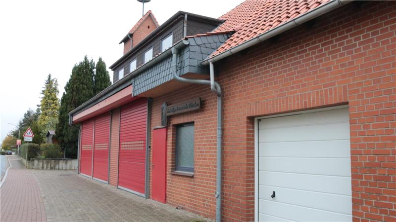Neues Feuerwehrhaus für Dörnten: Planungen nehmen Fahrt auf Ein Umbau oder eine Erweiterung nach der aktuellen DIN-Norm ist am bestehenden Gebäude unmöglich.