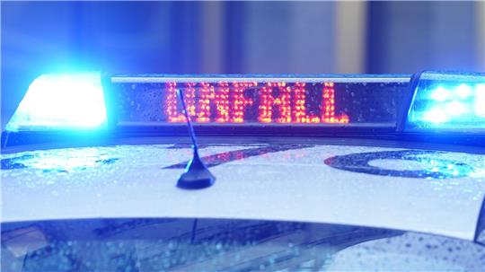 Ein Unfall auf der A1 in Stuhr sorgt für eine Vollsperrung. (Symbolbild)