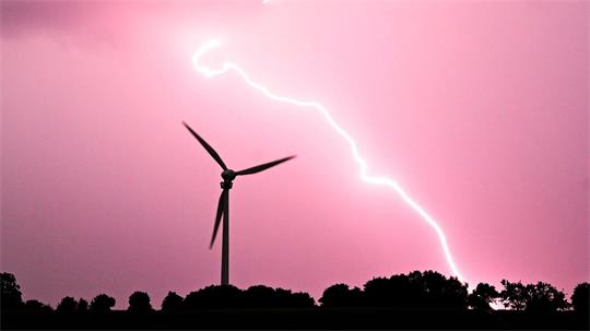 Ein Unwetter zieht über Niedersachsen. (Symbolbild)