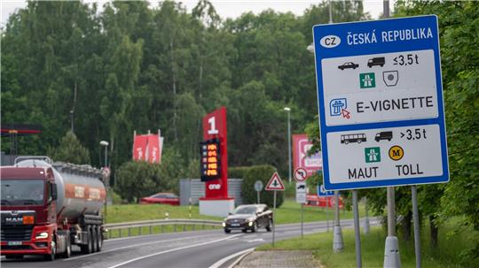 Ein Vergleich der Tankpreise lohnt sich vor allem in Grenzregionen wie hier am Übergang nach Tschechien.