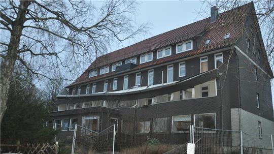 Ein Vier-Sterne-Naturhotel soll die Hahnenkleer „Waldgarten“-Ruine ersetzen.