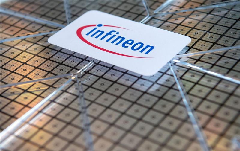 Chipkonzern Infineon erhöht Prognose Ein Wafer von Infineon.