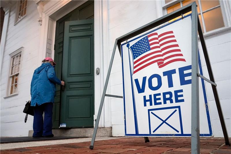 „Super Tuesday”: US-Vorwahlen in vielen Bundesstaaten Ein Wahllokal in Kennebunk (Maine).