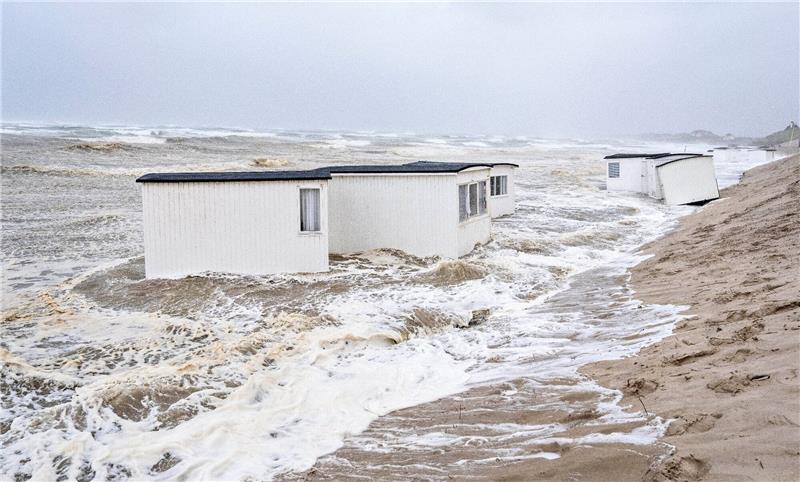 Ein aufziehendes Unwetter führte im vergangenen Sommer in Skandinavien zu Überschwemmungen, Bränden und Wasserschäden.