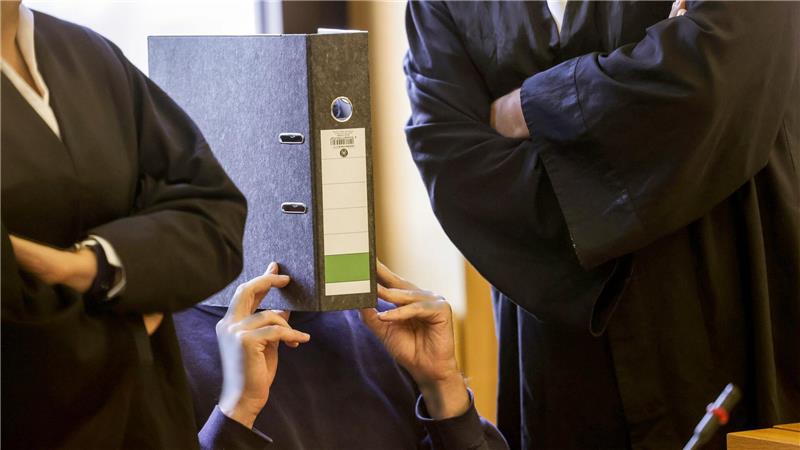 Ein bereits wegen zehnfachen Mordes in Aachen verurteilter Ex-Pfleger könnte für mehr als 100 weitere Todesfälle verantwortlich sein.