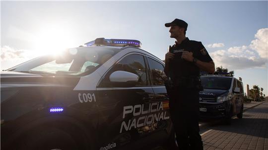 Ein deutscher Urlauber hat im Drogenrausch einen LKW auf Mallorca geklaut und ist damit auf Irrfahrt gegangen. (Archivbild)