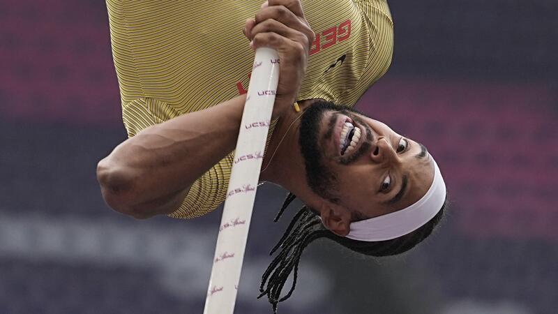 Ein fragender Blick: Reicht die Leistung? Bo Kanda Lita Baehre gibt beim Stabhochsprung in der Qualifikation bei der Europameisterschaft sein Bestes.