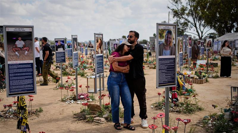 1.000 Tage nach Hamas-Überfall: Israel gedenkt Terroropfern Ein früheres Gedenken an das Massaker, bei dem am 7. Oktober 2023 rund 1200 Menschen in Israel getötet und mehr als 250 weitere entführt worden waren. (Archivbild)