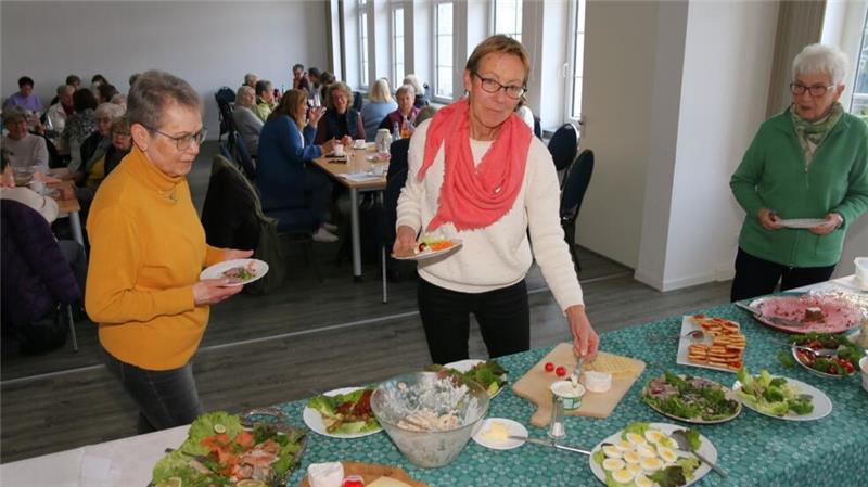 Zwischen Mut und Widerstandsgedanken: „Wo ist denn unsere Judith?“ Ein gemeinsames Frühstück geht immer dem Vortrag voran.