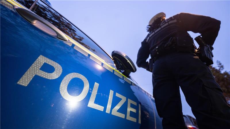 Ein handgreiflicher Streit zweier Familien vor dem Gebäude des Amtsgerichtes in Osterholz-Scharmbeck hat zu einem Polizeieinsatz geführt. (Symbolbild)