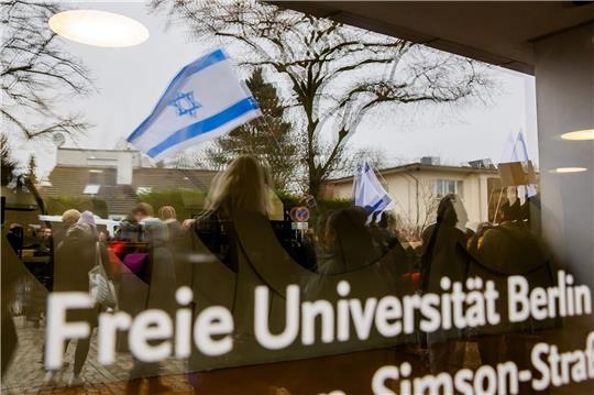 Ein jüdischer Student war an der Freien Universität angegriffen worden. Der Fall setzte auch die Leitung der Hochschule unter Druck.