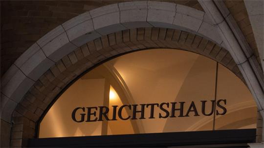 Ein junger Mann könnte bald wegen Mordes vor Gericht stehen. (Archivfoto)
