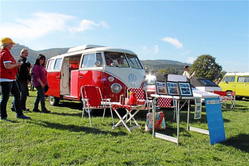 Ein kleiner Schatz: Bullis kommen auch zum Oldtimertreffen.  Foto: Stadtmarketing