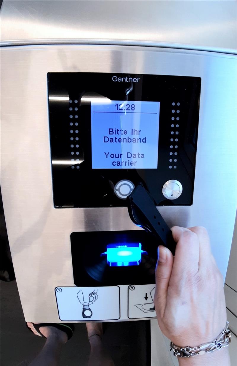 Ein neues Kassensystem wird derzeit eingerichtet. Foto: Potthast
