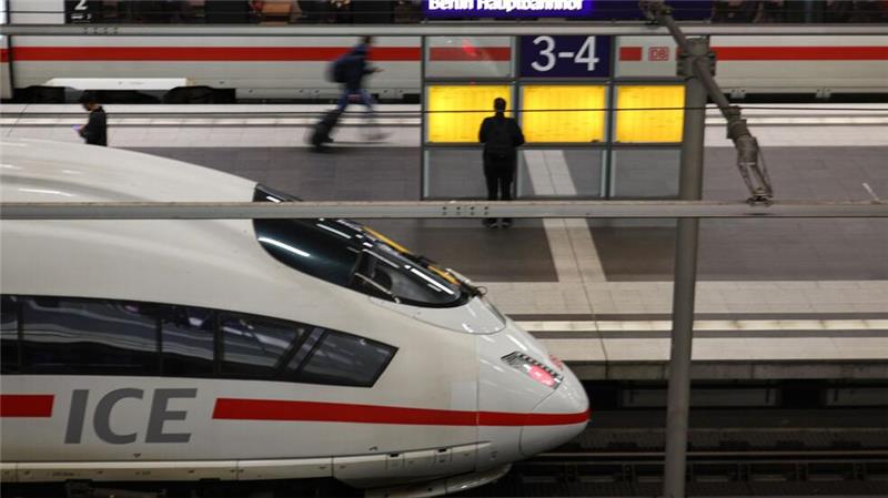 Mobilitätsdatengesetz macht Verkehrsdaten frei verfügbar Ein neues Mobilitätsdatengesetz soll die Bereitstellung von Verkehrsdaten wie Zugverspätungen in Echtzeit erleichtern. (Symbolbild)