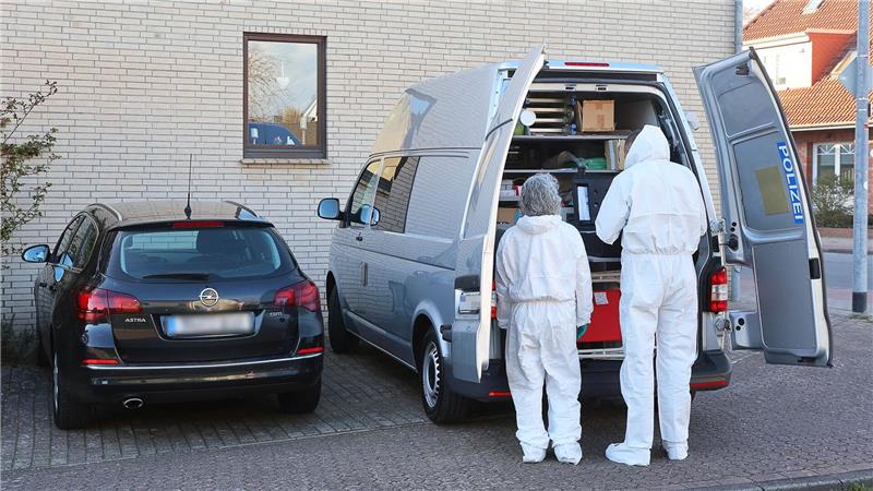 Totes Baby in Achim - Frau bleibt in Untersuchungshaft Ein neugeborenes Baby in Achim ist nach den Erkenntnissen der Ermittler getötet worden - tatverdächtig ist die mutmaßliche Mutter des Kindes.