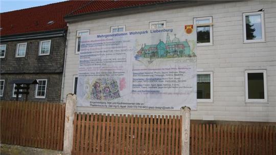Ein riesiges Werbebanner sorgt seit einigen Tagen für Gesprächsstoff im Ort.