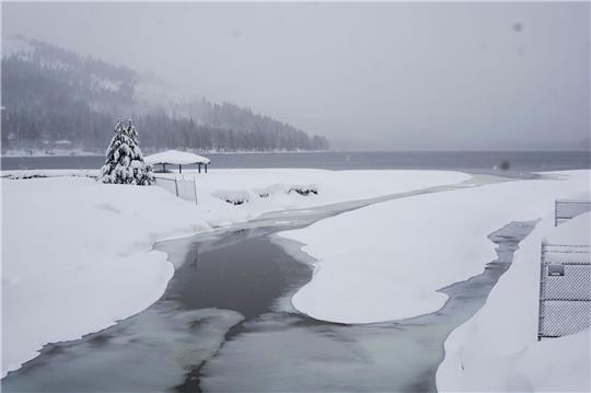 Ein schwerer Wintersturm hat dem US-Bundesstaat Kalifornien heftige Schneefälle beschert.