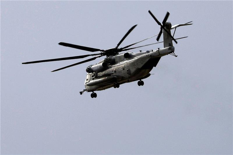 Ein solcher Marine CH-53E Super Stallion Hubschrauber ist bei stürmischem Wetter im Süden Kaliforniens verunglückt.