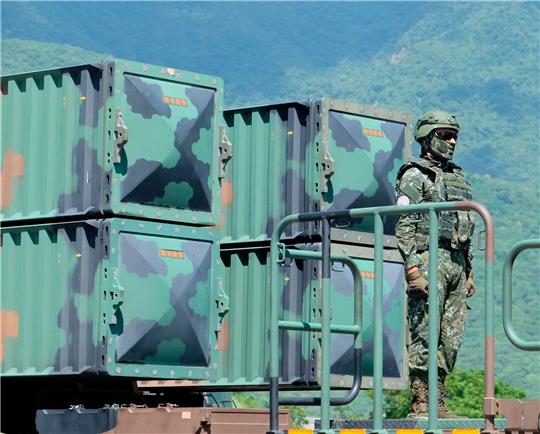 Ein taiwanesischer Soldat auf einem Stützpunkt in Taiwans südöstlichem Bezirk Hualien.